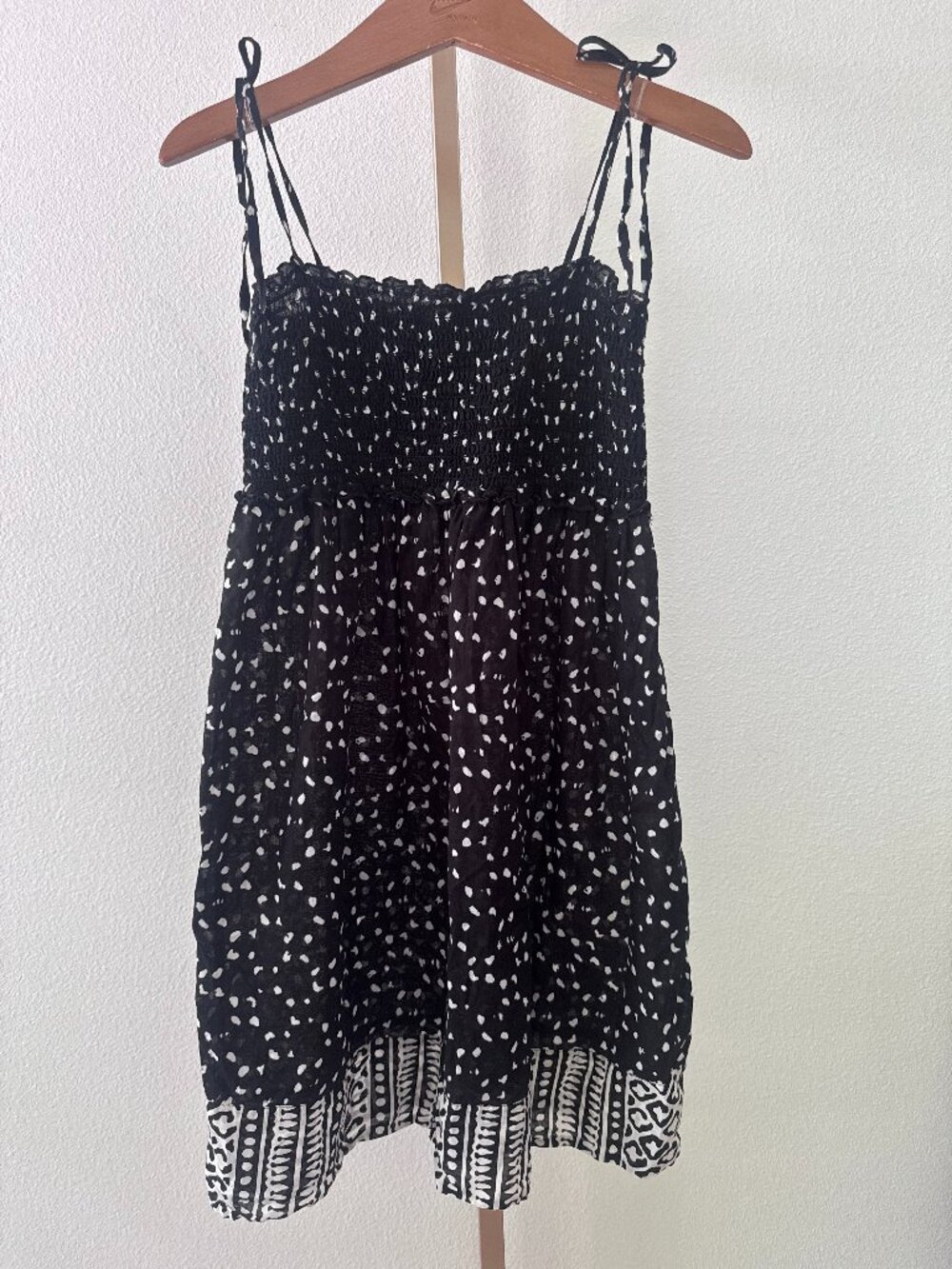 La Blanca Smocked Cover Up Dress Black White Polka Dot Size Medium